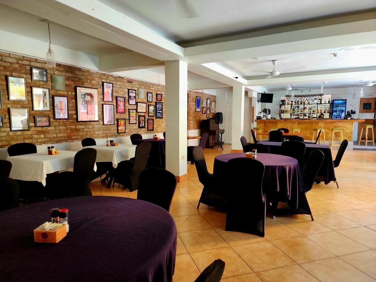 Altamont West Hotel Montego Bay Ngoại thất bức ảnh